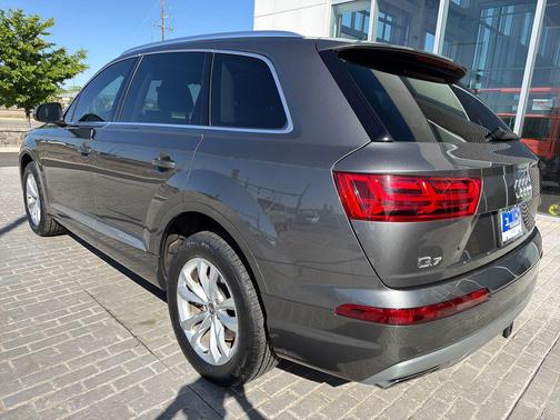 Samurai Gray Metallic 2019 Audi Q7 55 Premium Plus