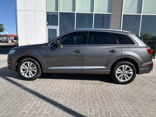 Samurai Gray Metallic 2019 Audi Q7 55 Premium Plus