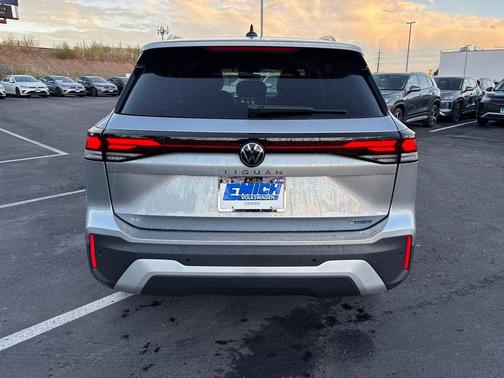 2025 Volkswagen Tiguan 2.0T SE 4MOTION