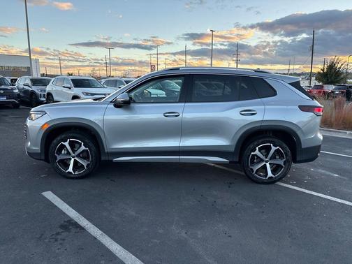2025 Volkswagen Tiguan 2.0T SE 4MOTION