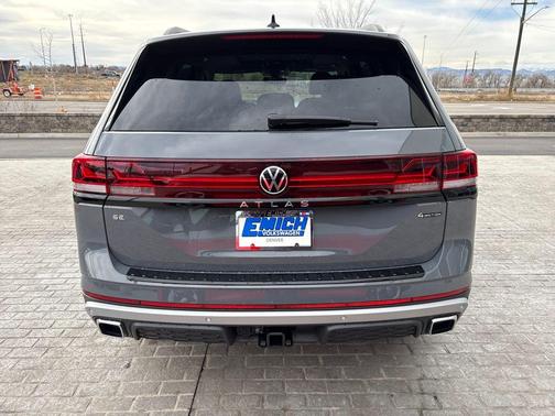 pure gray 2026 Volkswagen Atlas Peak Edition