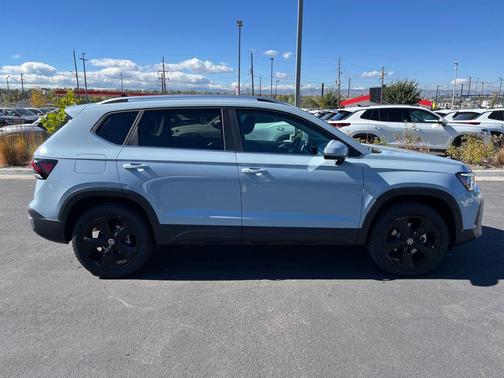 2025 Volkswagen Taos 1.5T SEL