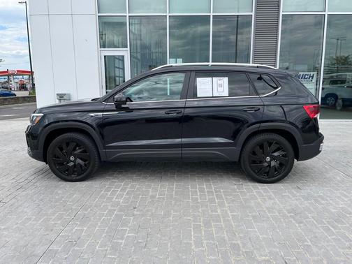 2024 Volkswagen Taos 1.5T SE