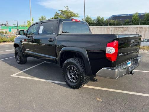 2018 Toyota Tundra SR5