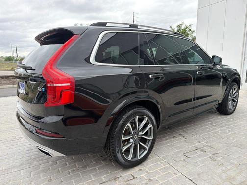 Onyx Black Metallic 2019 Volvo XC90 T6 Momentum