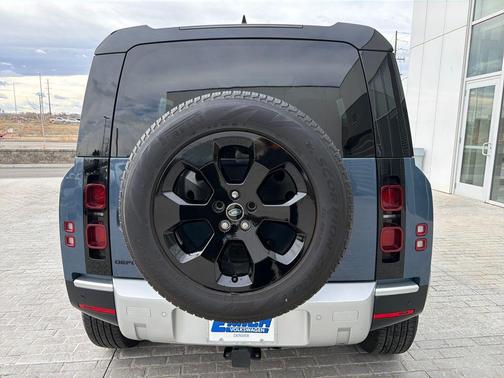 2024 Land Rover Defender 110 P300