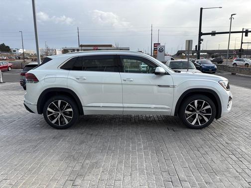 2026 Volkswagen Atlas Cross Sport 2.0T SEL Premium