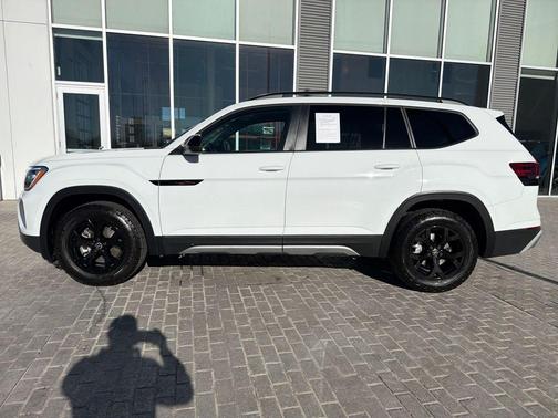 2025 Volkswagen Atlas 2.0T Peak Edition