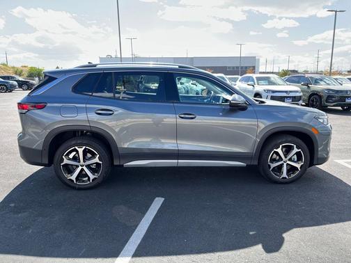 2025 Volkswagen Tiguan 2.0T SE 4MOTION