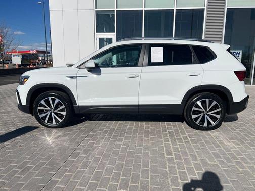 2022 Volkswagen Taos 1.5T SE