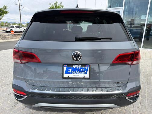 Pure Gray 2024 Volkswagen Taos 1.5T SEL