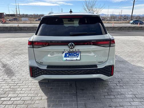 2026 Volkswagen Tiguan 2.0T SE R-Line Black 4MOTION