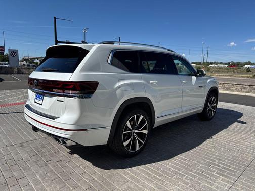 Opal White Pearl 2026 Volkswagen Atlas 2.0T SEL Premium R-Line 4MOTION