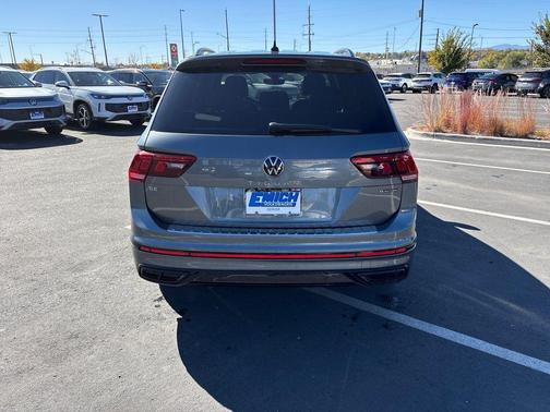 2022 Volkswagen Tiguan 2.0T SE R-Line Black 4MOTION