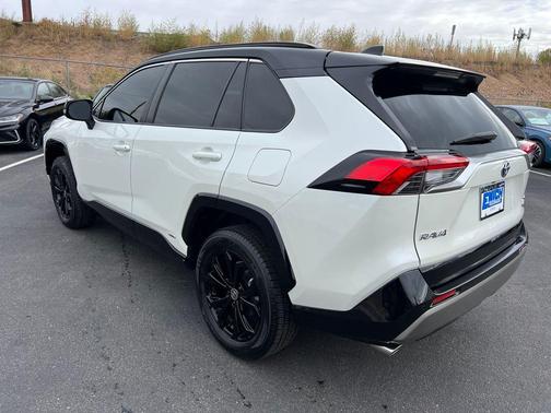 2022 Toyota RAV4 Hybrid SE