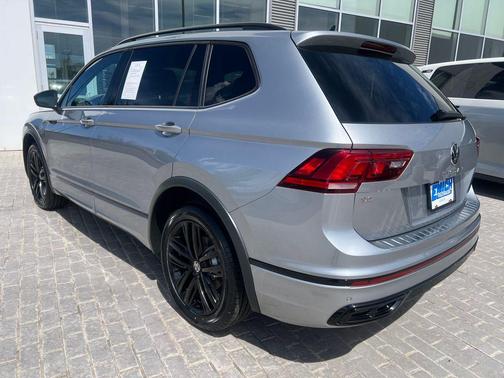 2022 Volkswagen Tiguan 2.0T SE R-Line Black 4MOTION