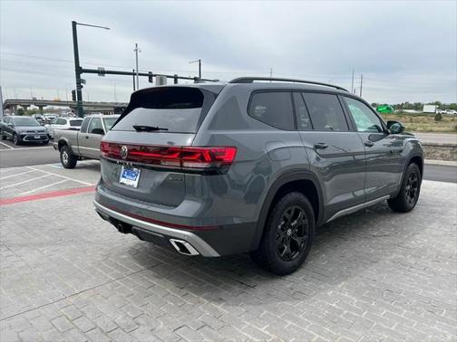 2025 Volkswagen Atlas 2.0T Peak Edition