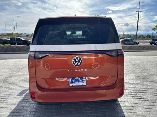 Energetic Oran 2025 Volkswagen ID. Buzz Pro S Plus