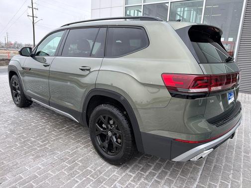2025 Volkswagen Atlas 2.0T Peak Edition