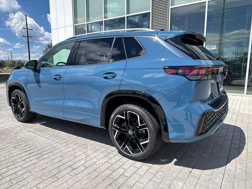 Monterey Blue Pearl 2026 Volkswagen Tiguan 2.0T SEL R-Line 4MOTION