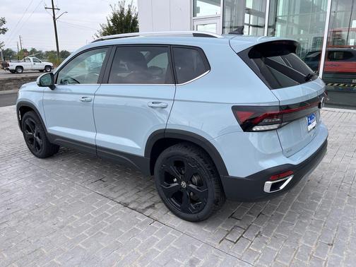 2025 Volkswagen Taos 1.5T SEL