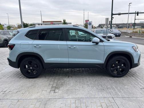2025 Volkswagen Taos 1.5T SEL