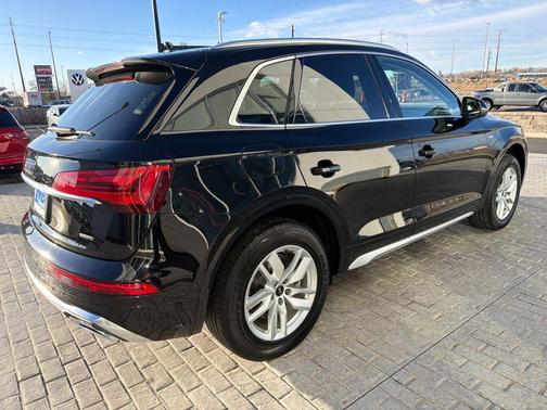2023 Audi Q5 45 S line Premium
