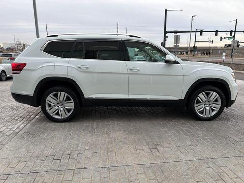 2018 Volkswagen Atlas 3.6L SEL Premium
