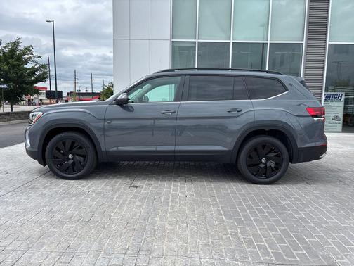 Pure Gray 2026 Volkswagen Atlas 2.0T SE w/Technology 4MOTION