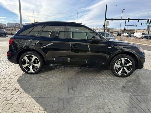 2023 Audi Q5 45 S line Premium Plus