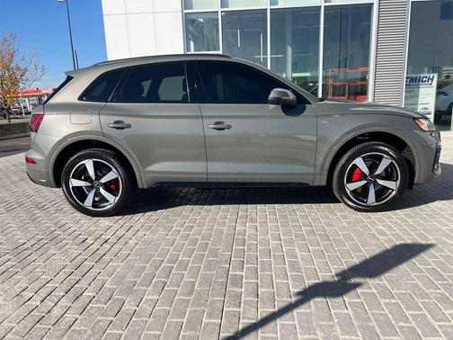 2024 Audi Q5 45 S line Premium Plus