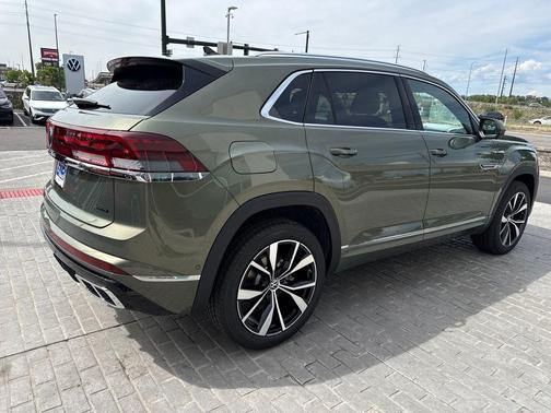 avocado green pearl 2026 Volkswagen Atlas Cross Sport 2.0T SEL Premium
