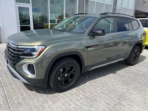 2025 Volkswagen Atlas 2.0T Peak Edition