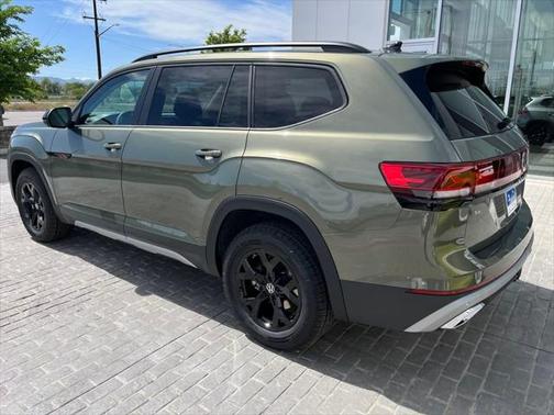2025 Volkswagen Atlas 2.0T Peak Edition