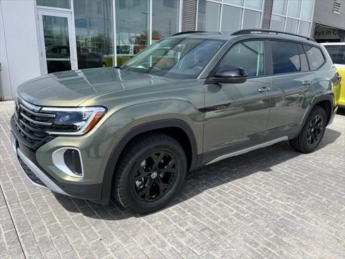 2025 Volkswagen Atlas 2.0T Peak Edition