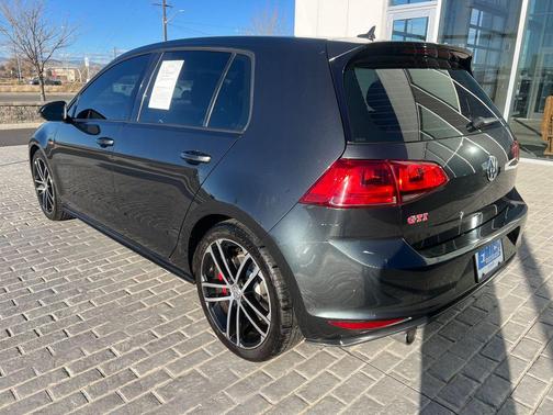 2017 Volkswagen Golf GTI 2.0T S 4-Door