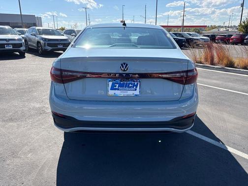 2025 Volkswagen Jetta 1.5T SE