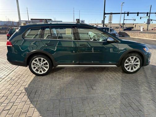 2018 Volkswagen Golf Alltrack TSI S