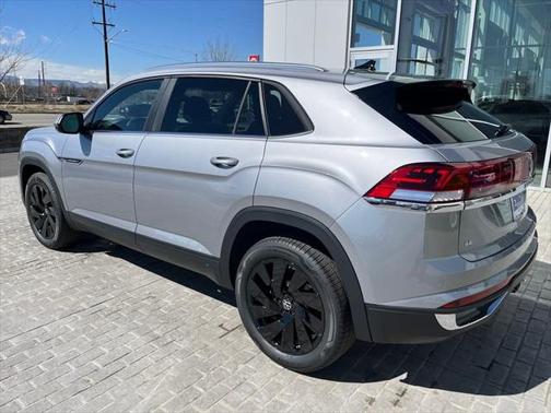 2025 Volkswagen Atlas Cross Sport 2.0T SE w/Technology 4MOTION
