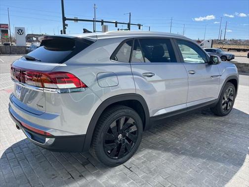 2025 Volkswagen Atlas Cross Sport 2.0T SE w/Technology 4MOTION