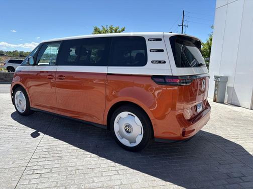 Energetic Oran 2025 Volkswagen ID. Buzz 1st Edition with 4MOTION