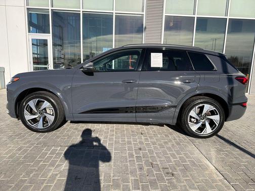 2025 Audi Q6 e-tron Premium Plus quattro