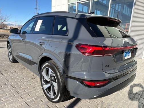 2025 Audi Q6 e-tron Premium Plus quattro