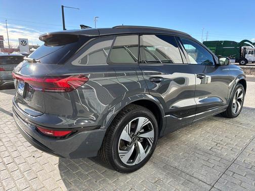 2025 Audi Q6 e-tron Premium Plus quattro