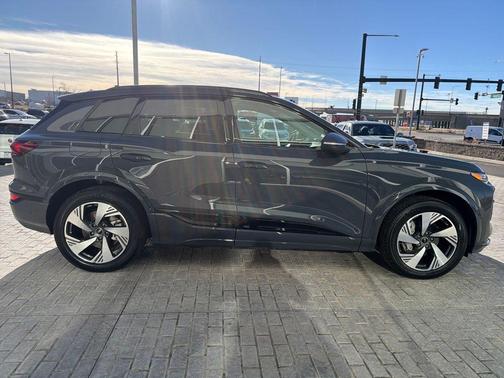 2025 Audi Q6 e-tron Premium Plus quattro