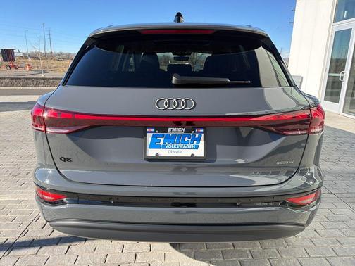 2025 Audi Q6 e-tron Premium Plus quattro