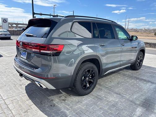 2026 Volkswagen Atlas Peak Edition