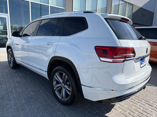 Pure White 2019 Volkswagen Atlas 3.6L SE w/Technology