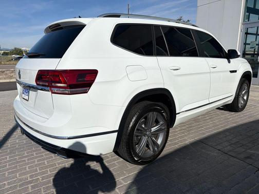 Pure White 2019 Volkswagen Atlas 3.6L SE w/Technology