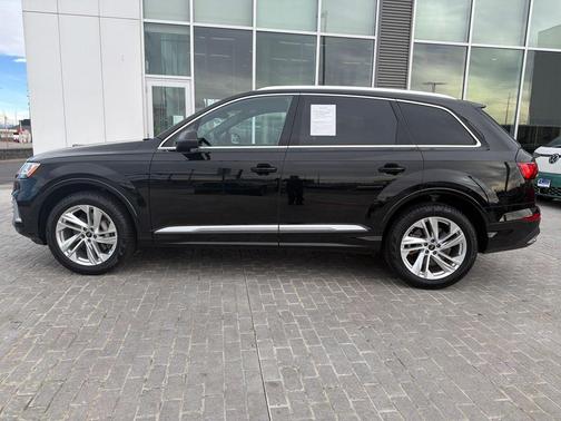 2023 Audi Q7 45 Premium